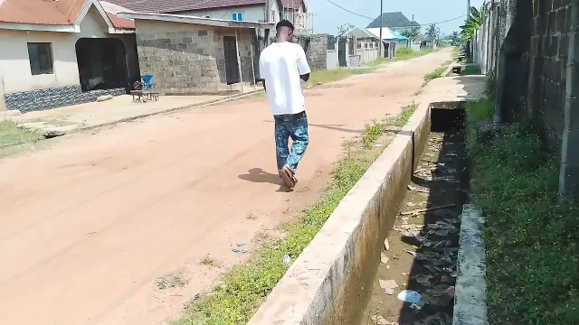 Her Ex Came to Visit Her Seeing Her Naked and His Dick Stood up