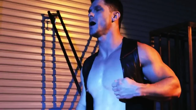 Devin Tops Davin