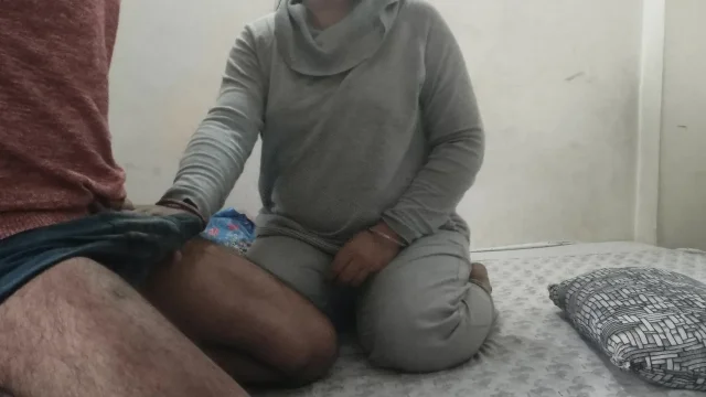 Bhabhi and her husband doing foreply