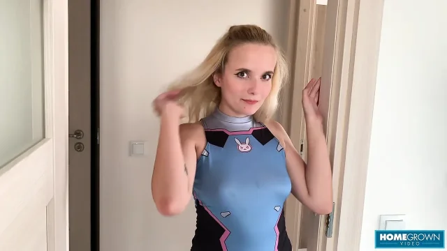 Sweet Gals In Stretchy Bodysuit Sucks And Rides An Uncut Cock