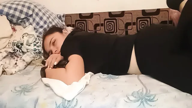 Step dad uses me all day like his toy I suck in the throne and fuck me to break me