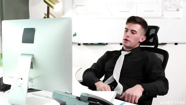 Heteroflexible - Pervert Boss Jordan Starr Caught Hard at Work Trevor Brooks Jerking off