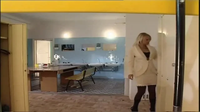 Sexy blonde hairy pussy fucking on the office tablecum in mouth