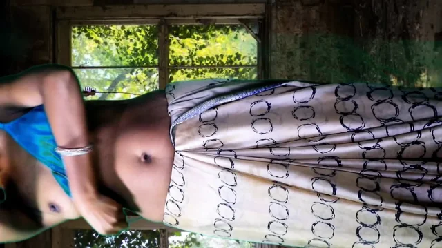 Purane ghar me bhabhi ko bula choda Desi Indian bhabhi in Old ruins wet juicy pussy sex by her step father