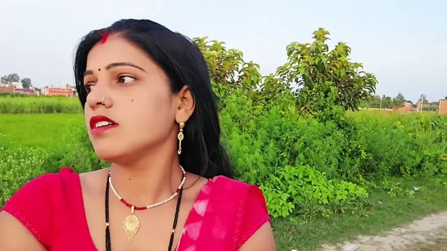 Desi innocent girl har fuck Local Indian girl fucking video with condom
