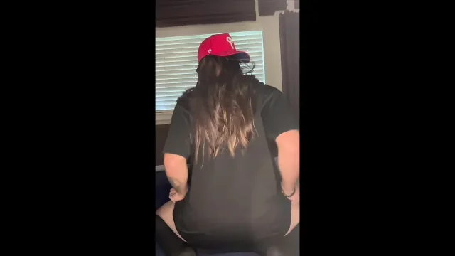 Cute CD Shaking Bubble Butt and Riding Dildo