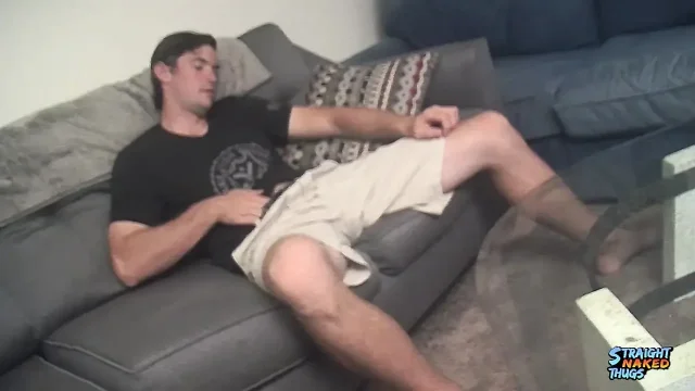 StraightNakedThugs Hunter Drops By To Bust His Nuts In Front Of The Camera