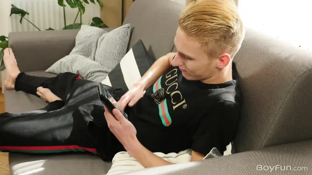 Cum in Handy