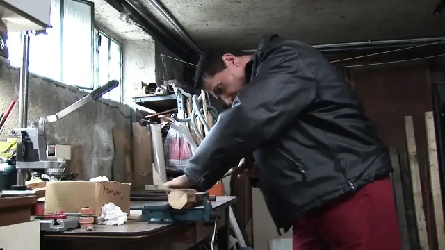 Horny Mature Fucked by Worker Huge Cock Who Cums in Her Mouth