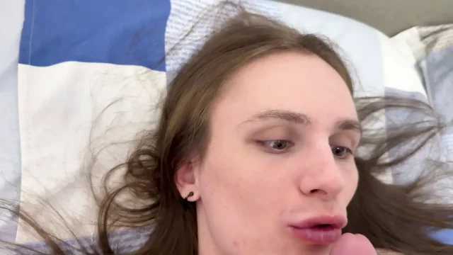 I LOVE SWALLOWING STRAIGHT MEN CUM I'M TRANS