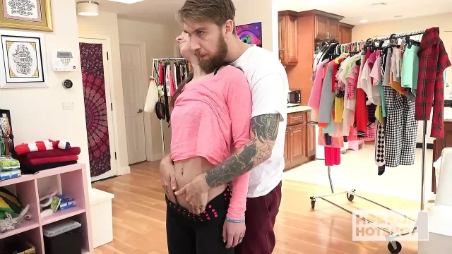 BTS - Tiny Babe Avery Moon Loves To Get Fucked By Bryan Gozzling
