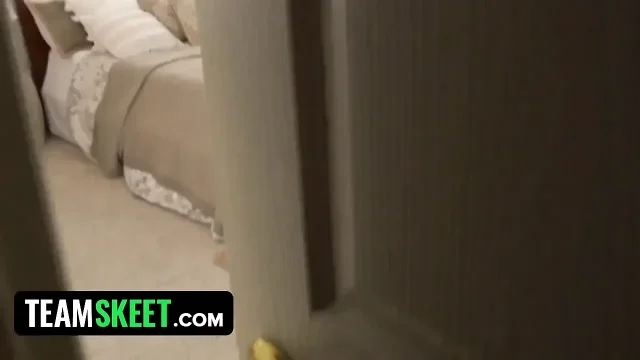 Stepdaughter Can Try BJ on You and See if Do It Right POV Sex