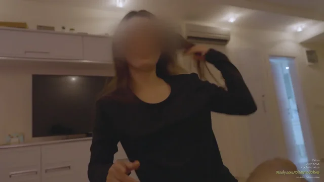 A gorgeous beauty gave a stunning blowjob