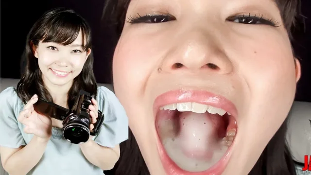 Yui's Tease - a Selfie Seduction